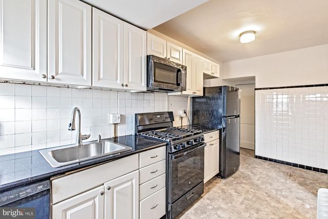 216 S BROOM ST, Wilmington, DE 19805