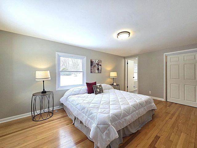 4570 N Delco AVENUE, Wauwatosa, WI 53225