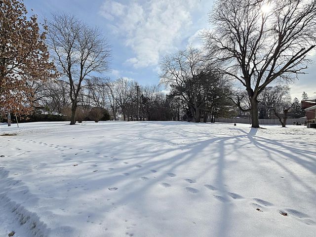 4570 N Delco AVENUE, Wauwatosa, WI 53225