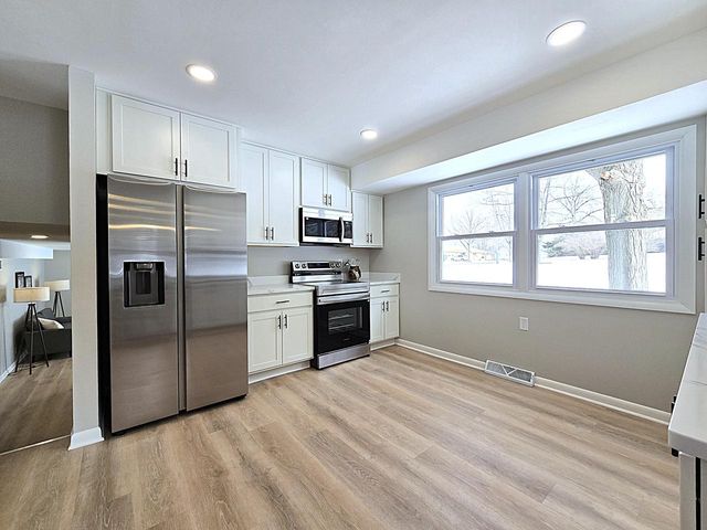 4570 N Delco AVENUE, Wauwatosa, WI 53225