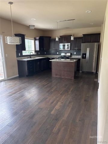 2612 Beacon Point Court, Shiloh, IL 62221