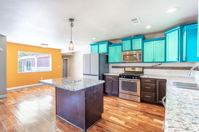 581 N Boulder Drive, Redding, CA 96003