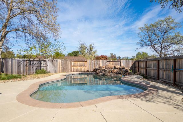 581 N Boulder Drive, Redding, CA 96003