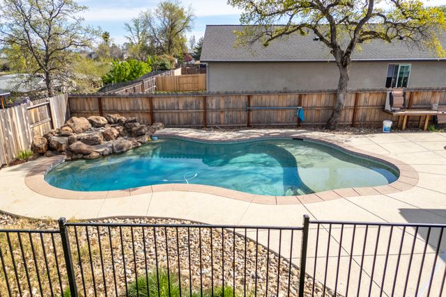 581 N Boulder Drive, Redding, CA 96003