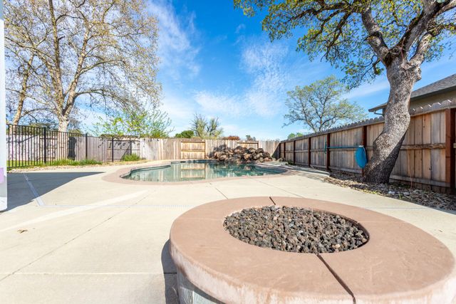 581 N Boulder Drive, Redding, CA 96003