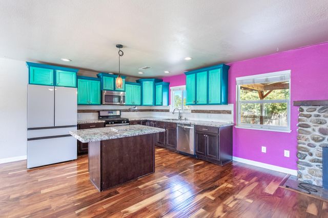 581 N Boulder Drive, Redding, CA 96003