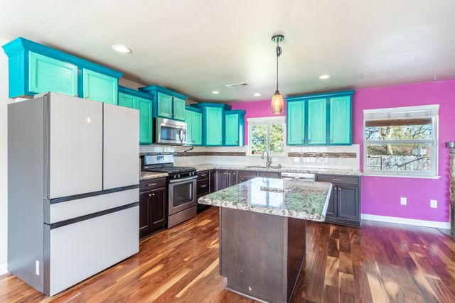 581 N Boulder Drive, Redding, CA 96003