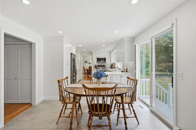 136 Holly Hills Lane, North Kingstown, RI 02874