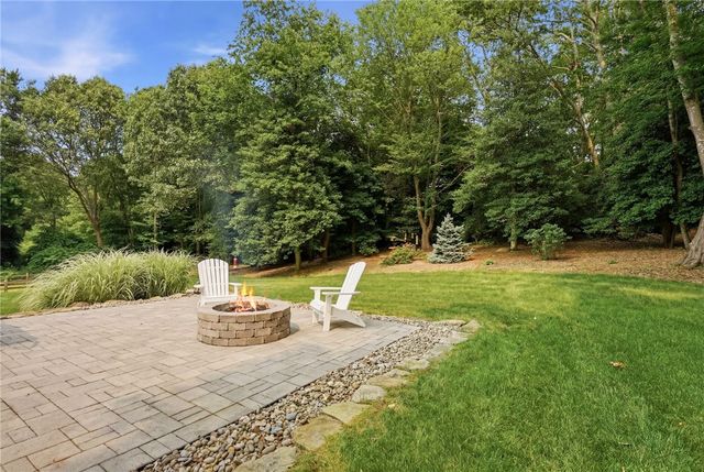 136 Holly Hills Lane, North Kingstown, RI 02874