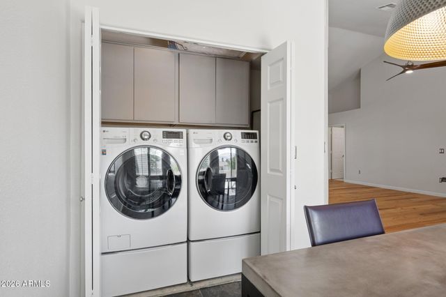 7520 E EARLL Drive 44, Scottsdale, AZ 85251