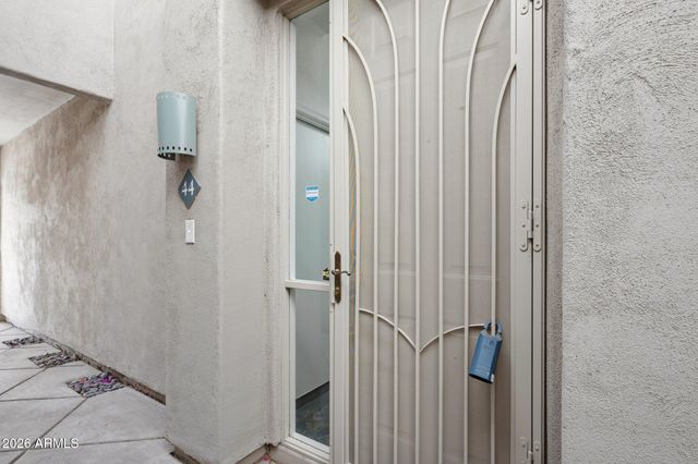 7520 E EARLL Drive 44, Scottsdale, AZ 85251