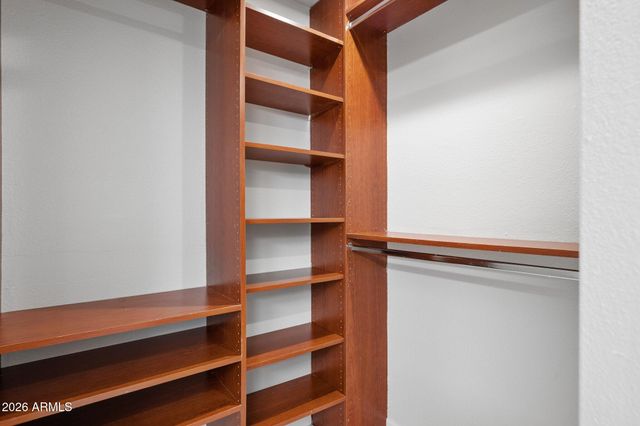 7520 E EARLL Drive 44, Scottsdale, AZ 85251