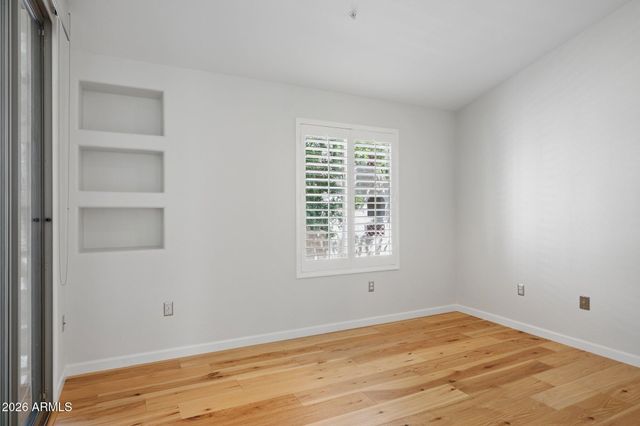 7520 E EARLL Drive 44, Scottsdale, AZ 85251