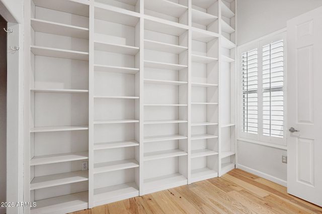 7520 E EARLL Drive 44, Scottsdale, AZ 85251