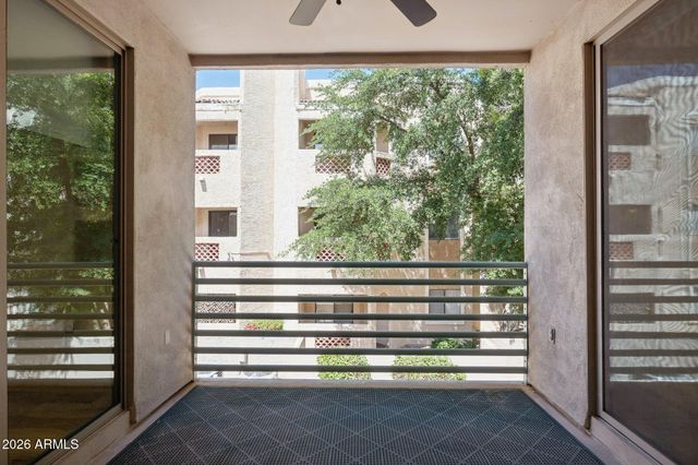 7520 E EARLL Drive 44, Scottsdale, AZ 85251