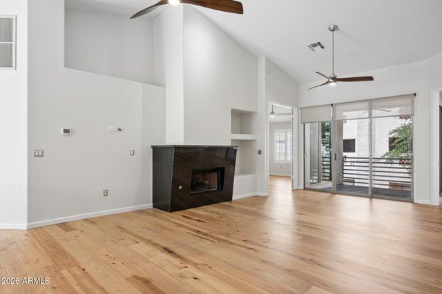 7520 E EARLL Drive 44, Scottsdale, AZ 85251