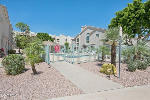 7520 E EARLL Drive 44, Scottsdale, AZ 85251