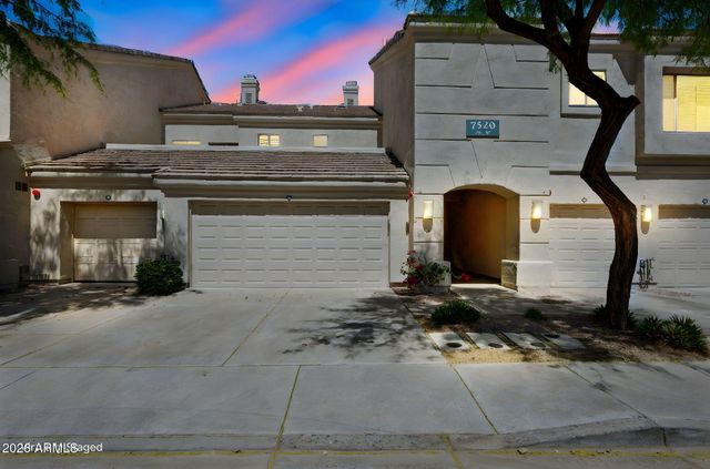 7520 E EARLL Drive 44, Scottsdale, AZ 85251