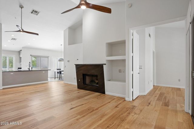 7520 E EARLL Drive 44, Scottsdale, AZ 85251