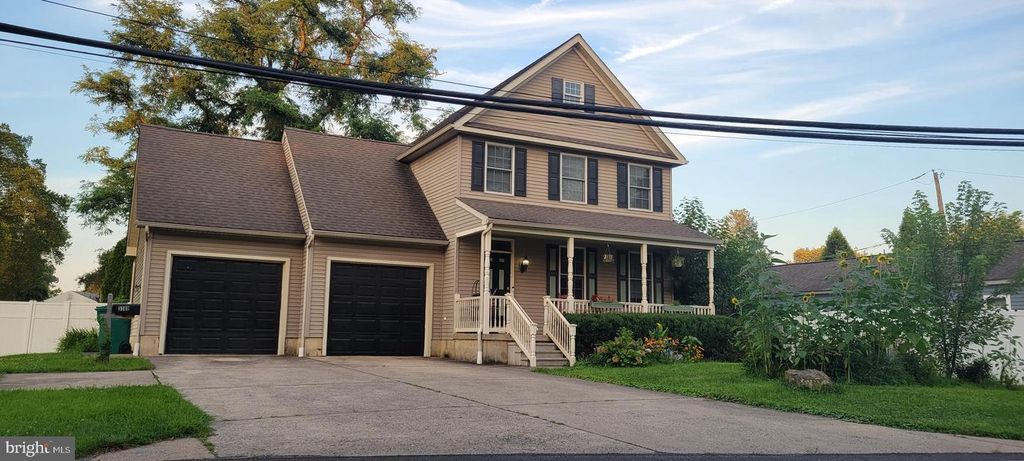 3300 NEWPORTVILLE RD, Bristol, PA 19007