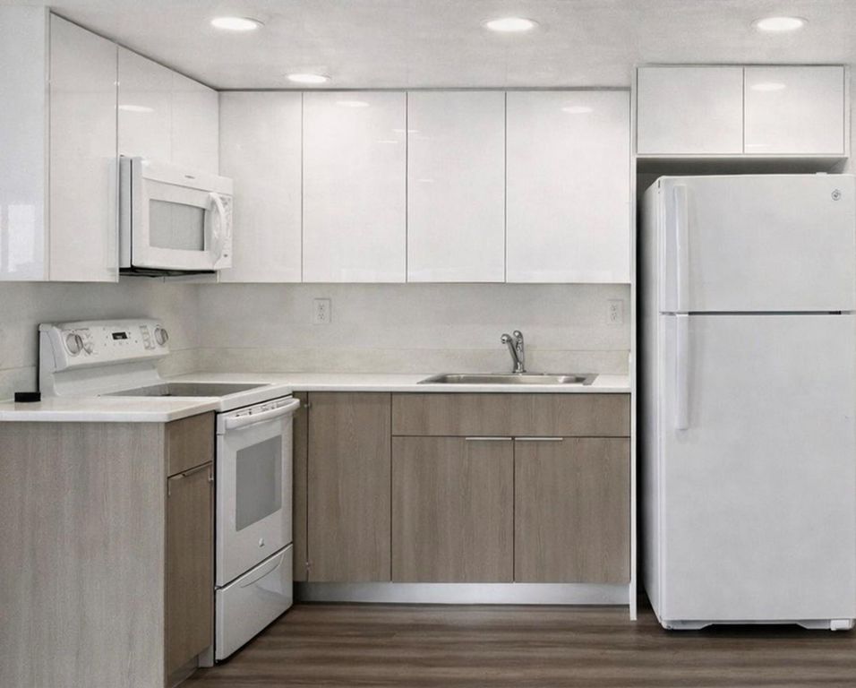 17350 NW 68th Avenue 400-402a, Hialeah, FL 33015