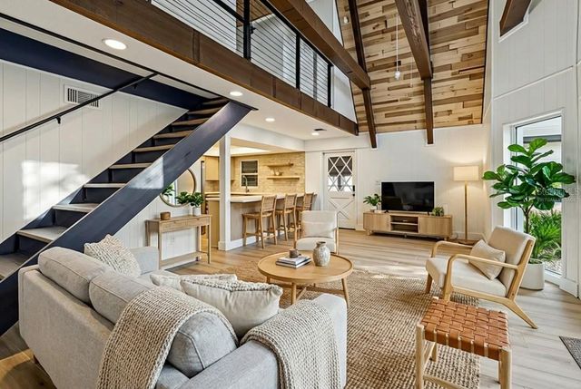 19808 READING ROAD, Lutz, FL 33558