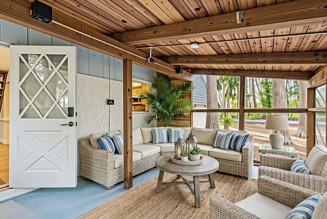 19808 READING ROAD, Lutz, FL 33558