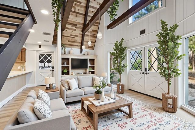 19808 READING ROAD, Lutz, FL 33558