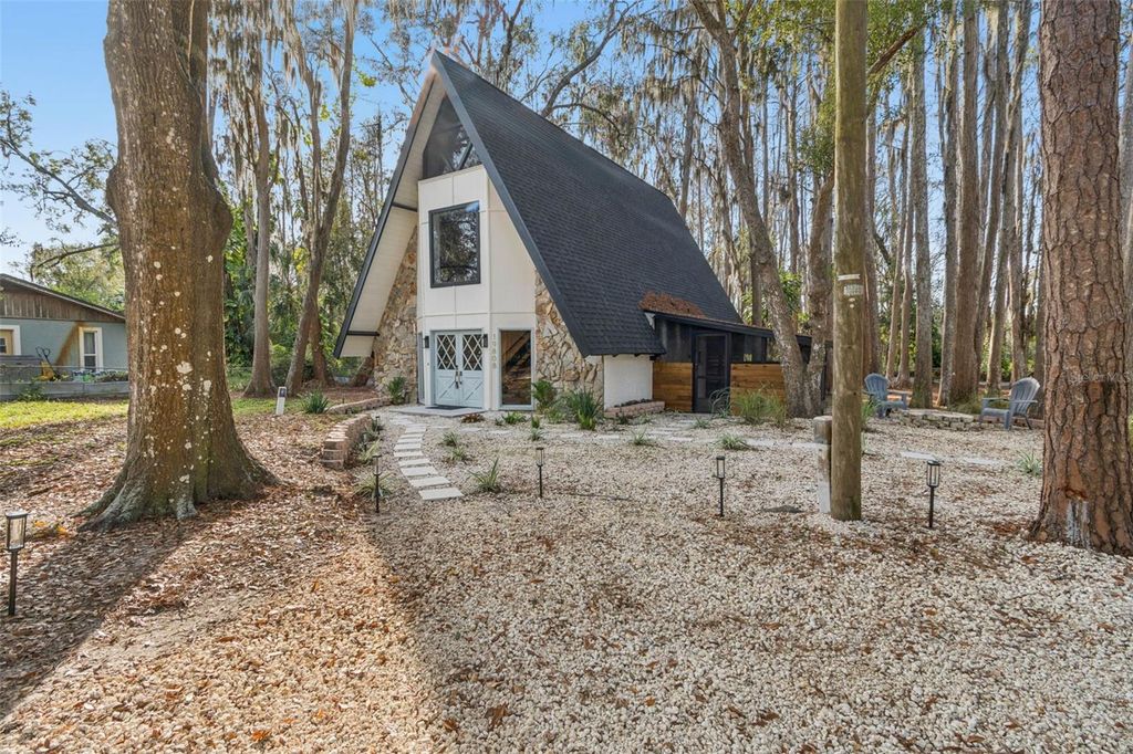 19808 READING ROAD, Lutz, FL 33558