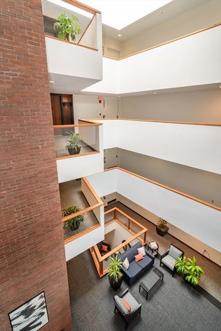 85 Grove St 306, Wellesley, MA 02482