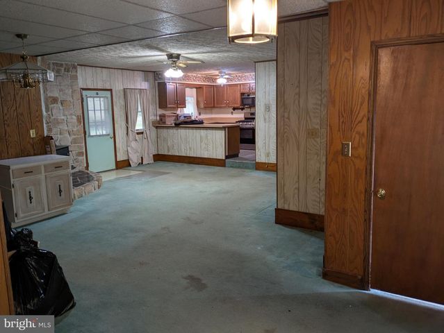 1986 NEWPORT RD, Newport, PA 17074