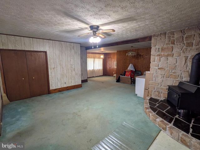 1986 NEWPORT RD, Newport, PA 17074