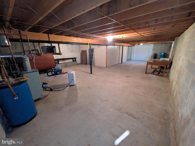 1986 NEWPORT RD, Newport, PA 17074