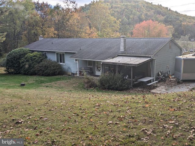 1986 NEWPORT RD, Newport, PA 17074