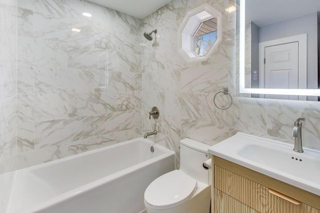 2N660 Valewood Road, West Chicago, IL 60185