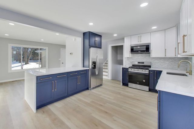 2N660 Valewood Road, West Chicago, IL 60185