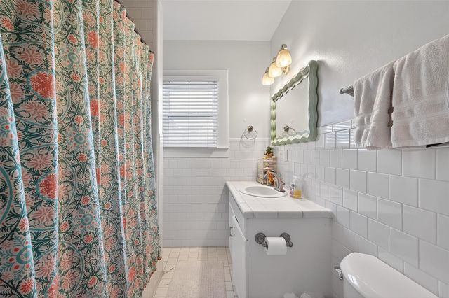 701 Highland Street, Houston, TX 77009