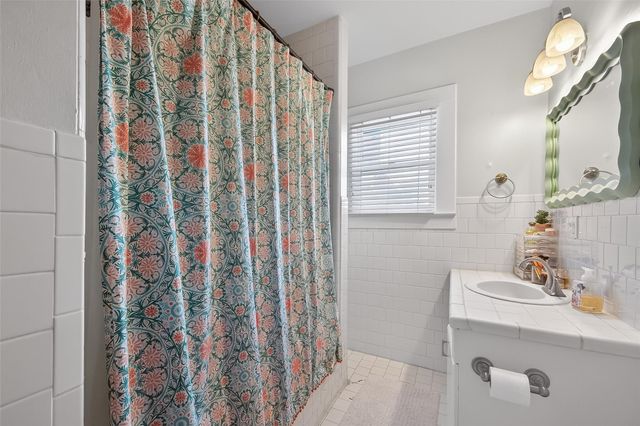 701 Highland Street, Houston, TX 77009