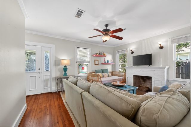 701 Highland Street, Houston, TX 77009