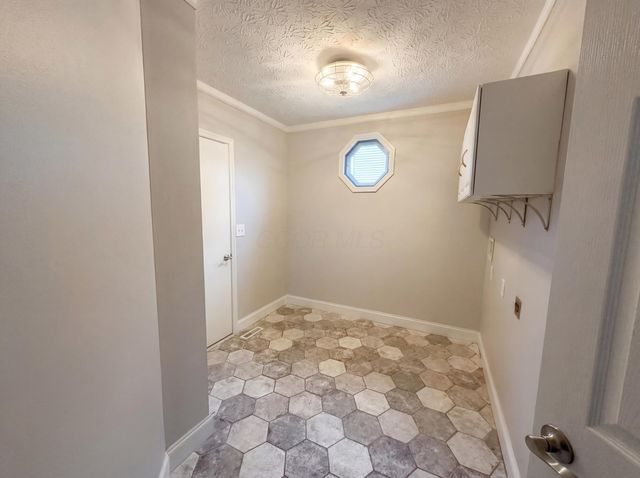 989 Mahle Drive, Reynoldsburg, OH 43068