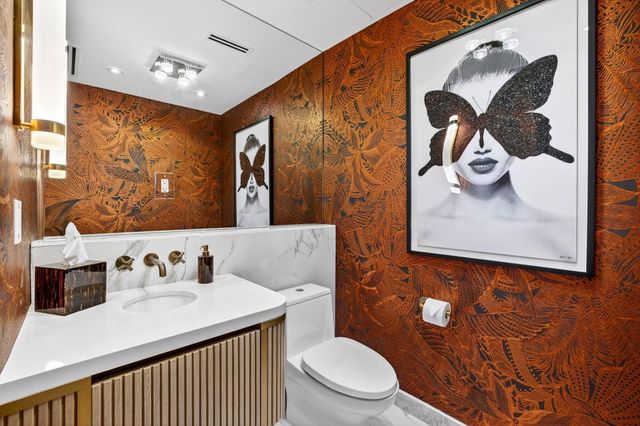 525 N Fort Lauderdale Beach Boulevard 901, Fort Lauderdale, FL 33304