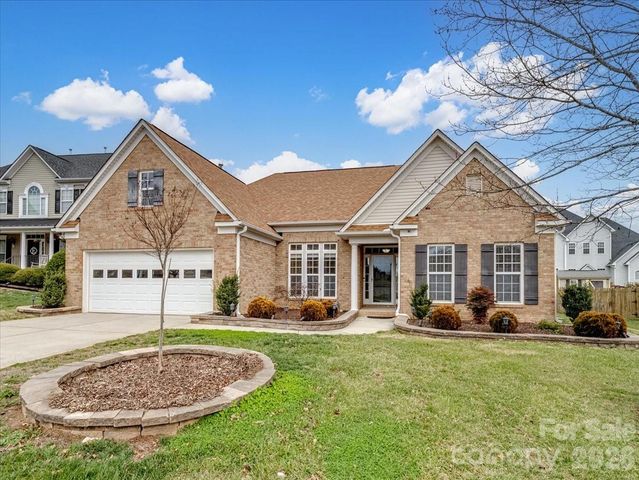 879 Pinkney Place, Stanley, NC 28164