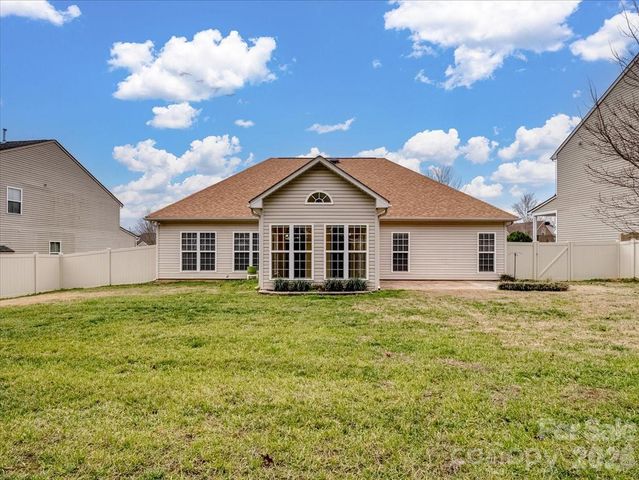 879 Pinkney Place, Stanley, NC 28164