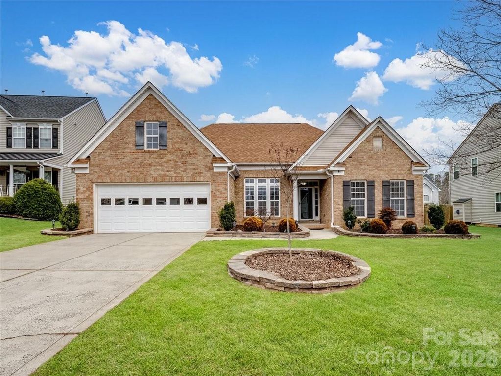 879 Pinkney Place, Stanley, NC 28164