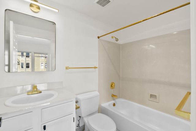 1921 Jefferson Street 205, San Francisco, CA 94123