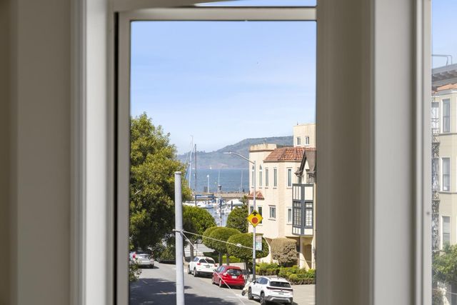 1921 Jefferson Street 205, San Francisco, CA 94123