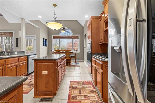 19655 Battery Park RD, Smithfield, VA 23430