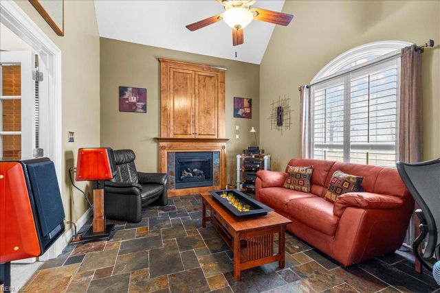 19655 Battery Park RD, Smithfield, VA 23430