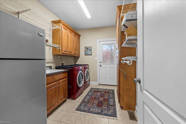 19655 Battery Park RD, Smithfield, VA 23430