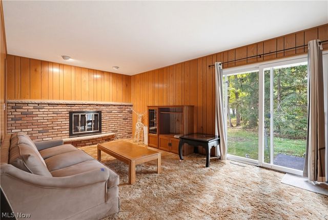 1780 E Parkhaven Drive, Seven Hills, OH 44131